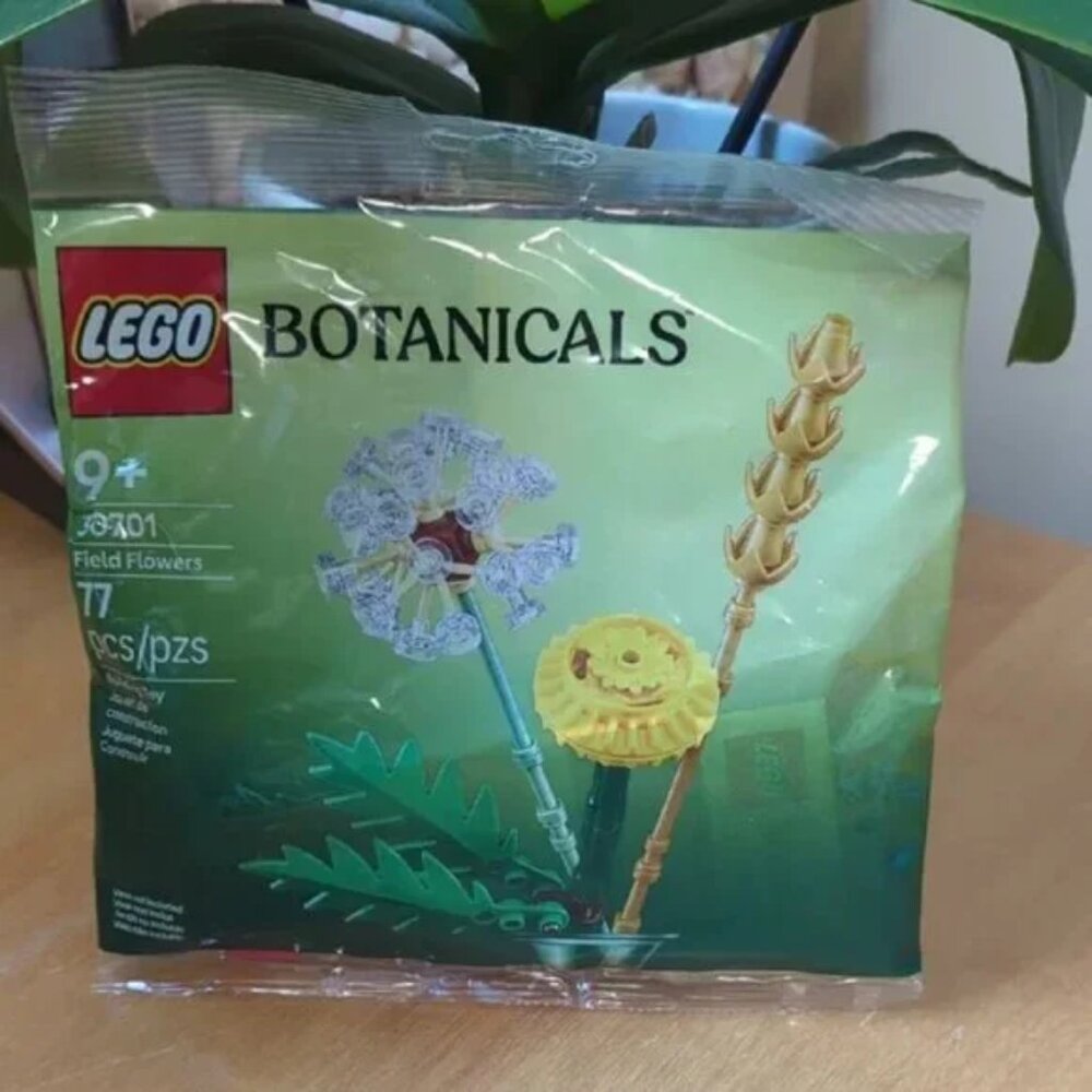 Lego botanicals Field Flowers Polybag Brand New 77 Piece